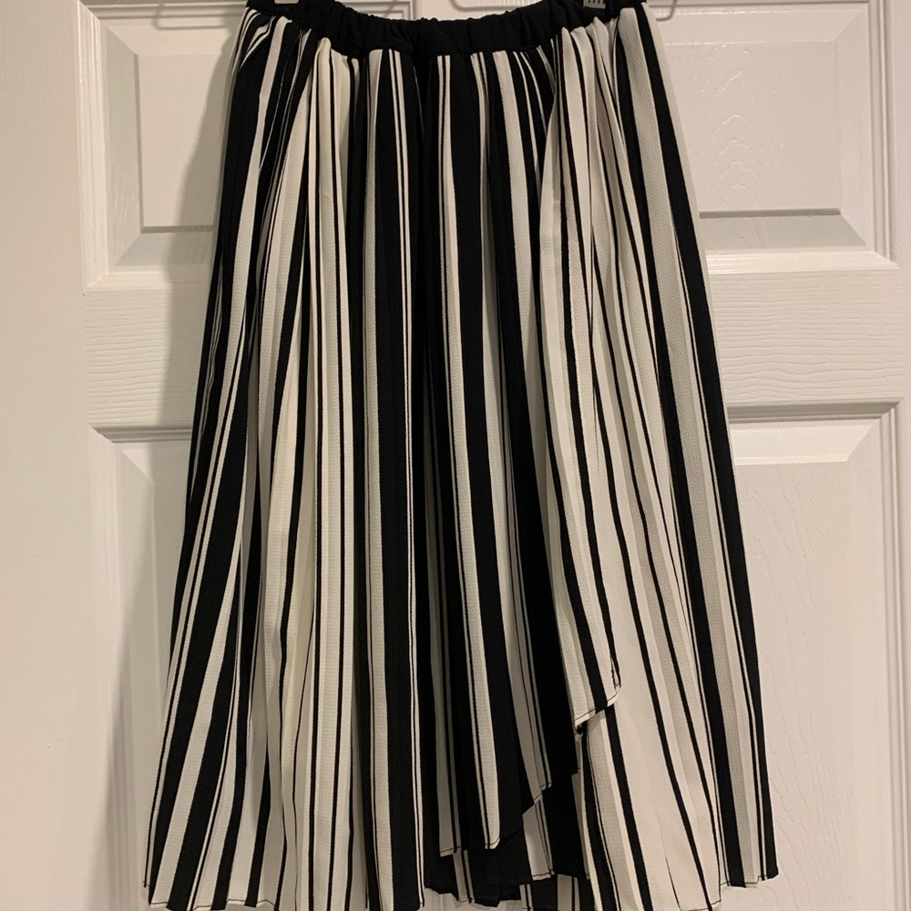 Worthington Black and White A-Line Skirt